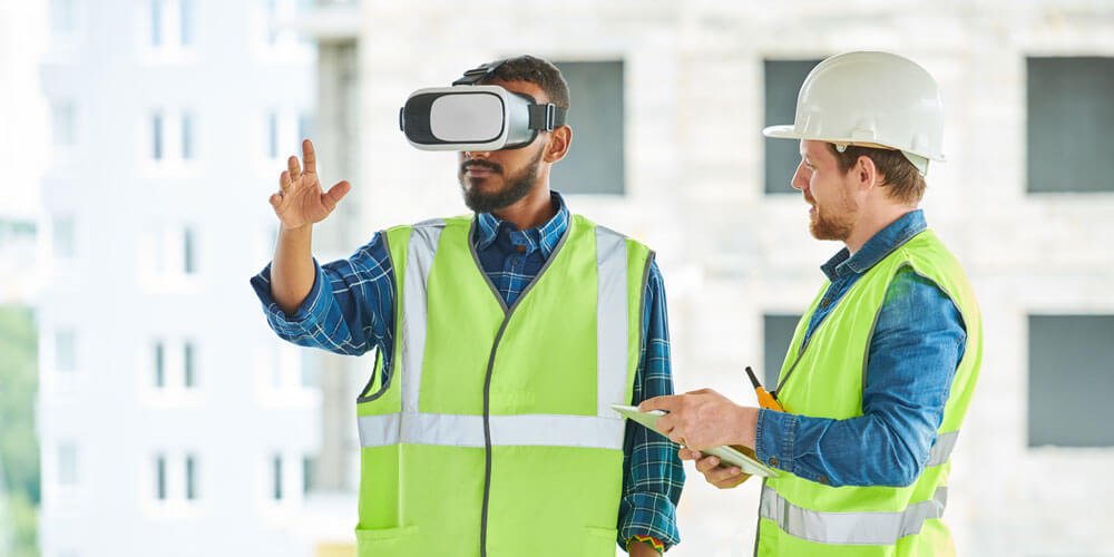 Handwerker mit VR auf einer Baustelle
